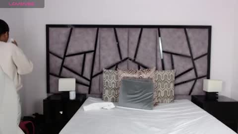 Snapshot of brendathompson_ chatting on March 1, 2025, 12:01 pm Brenda online show from March 1, 2025, 12:01 pm