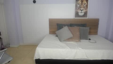 Snapshot of brendathompson_ chatting on March 12, 2025, 9:44 am Brenda online show from March 12, 2025, 9:44 am