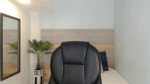 Snapshot of brendathompson_ chatting on September 16, 2025, 2:23 am Brenda online show from September 16, 2025, 2:23 am