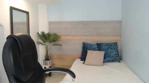 Snapshot of brendathompson_ chatting on September 19, 2025, 2:02 am Brenda online show from September 19, 2025, 2:02 am