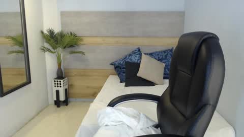 Snapshot of brendathompson_ chatting on September 20, 2025, 2:34 am Brenda online show from September 20, 2025, 2:34 am