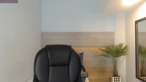 Snapshot of brendathompson_ chatting on October 22, 2025, 3:07 am Brenda online show from October 22, 2025, 3:07 am