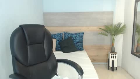 Snapshot of brendathompson_ chatting on October 28, 2025, 2:26 am Brenda online show from October 28, 2025, 2:26 am