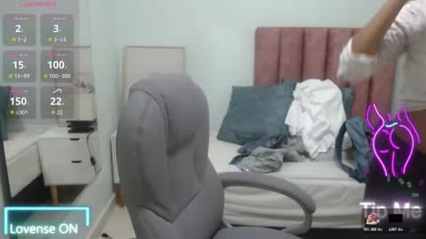 Snapshot of brendathompson_ chatting on December 2, 2025, 3:45 am Brenda online show from December 2, 2025, 3:45 am