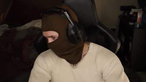 Snapshot of brentonverde chatting on November 30, 2025, 10:14 pm brentonverde online show from November 30, 2025, 10:14 pm