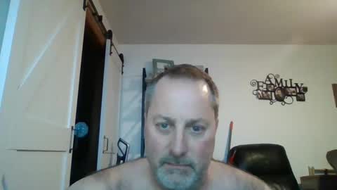 hey online show from December 5, 2024, 9:39 pm