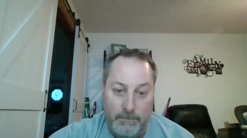 hey online show from January 22, 2025, 9:54 pm