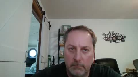 hey online show from February 16, 2025, 5:26 pm