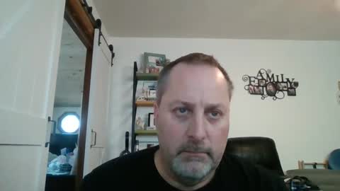 hey online show from March 1, 2025, 2:55 pm