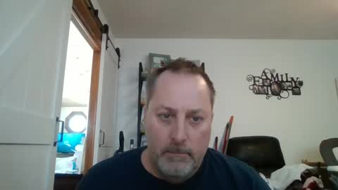 hey online show from March 8, 2025, 5:33 pm