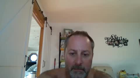 hey online show from October 1, 2025, 9:10 pm