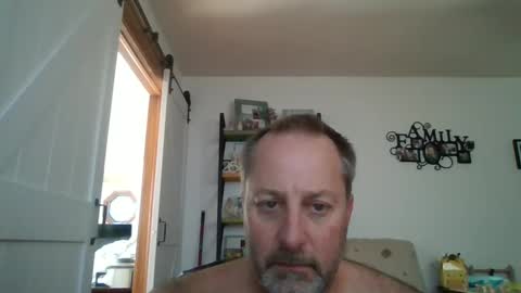 hey online show from October 3, 2025, 7:22 pm