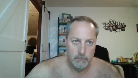 hey online show from October 13, 2025, 2:33 am