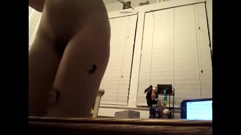 bri_ant online show from October 27, 2025, 1:53 am