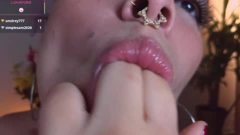 Snapshot of bri_von_dhara_ chatting on June 8, 2026, 11:32 am Bri online show from June 8, 2026, 11:32 am
