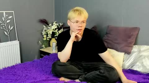 brian_mils online show from April 29, 2026, 1:04 pm