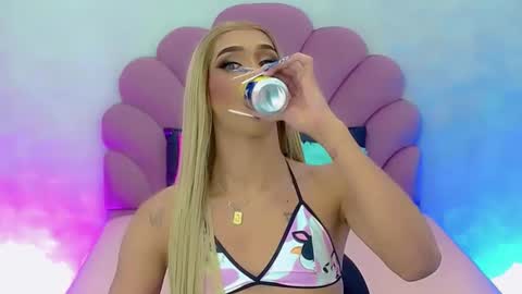 Snapshot of briana_sex32 chatting on December 30, 2024, 10:43 am BRIANA online show from December 30, 2024, 10:43 am