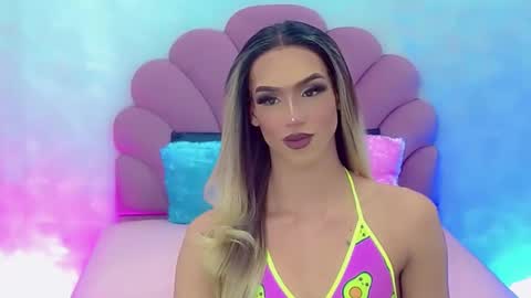 Snapshot of briana_sex32 chatting on January 22, 2025, 7:25 am BRIANA online show from January 22, 2025, 7:25 am
