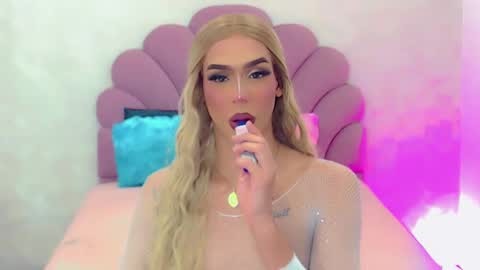 Snapshot of briana_sex32 chatting on February 15, 2025, 4:47 am BRIANA online show from February 15, 2025, 4:47 am