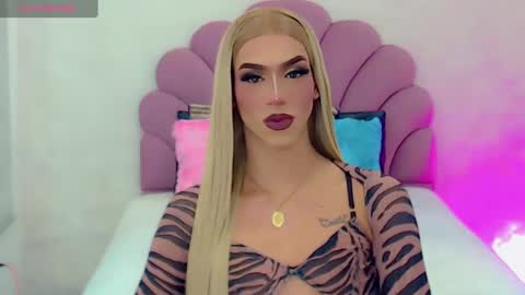 Snapshot of briana_sex32 chatting on February 18, 2025, 1:43 am BRIANA online show from February 18, 2025, 1:43 am
