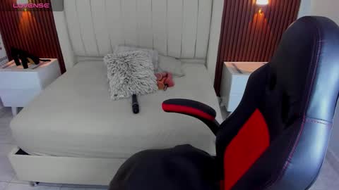 BRIANA online show from October 22, 2025, 3:18 am