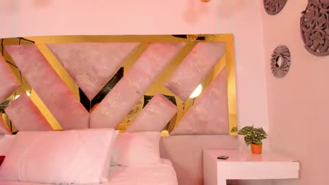 Brianna  online show from November 21, 2025, 12:26 pm