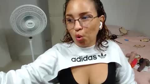 brida_angela29 online show from April 15, 2026, 10:43 pm