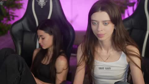 Diamonds Girls online show from April 10, 2026, 7:40 pm