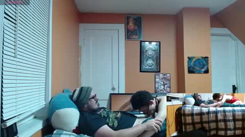 Snapshot of bright_pink_strawberry chatting on December 20, 2024, 1:14 am Strawberry online show from December 20, 2024, 1:14 am