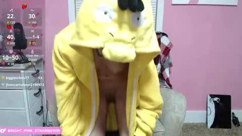 Snapshot of bright_pink_strawberry chatting on November 28, 2025, 3:53 am Strawberry online show from November 28, 2025, 3:53 am