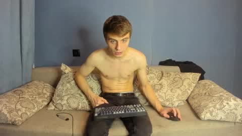 Snapshot of bristlebback chatting on November 19, 2025, 12:38 pm bristlebback online show from November 19, 2025, 12:38 pm