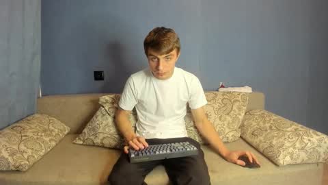 Snapshot of bristlebback chatting on December 2, 2025, 4:02 pm bristlebback online show from December 2, 2025, 4:02 pm