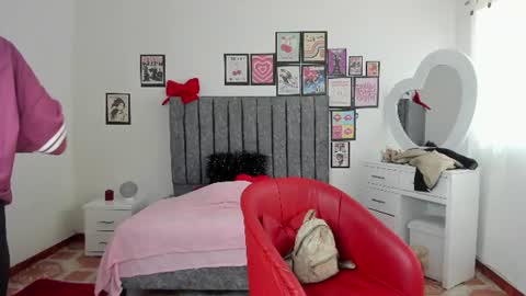 Snapshot of britannie_ chatting on June 15, 2026, 1:24 pm britannie_ online show from June 15, 2026, 1:24 pm
