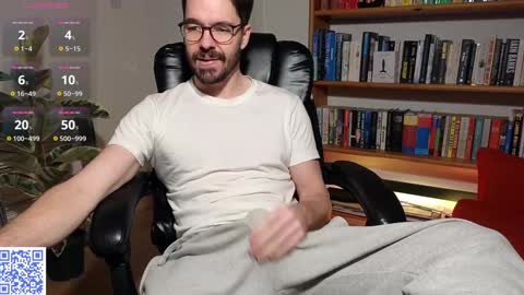 Snapshot of britishpoet chatting on December 11, 2024, 2:11 pm Callum online show from December 11, 2024, 2:11 pm