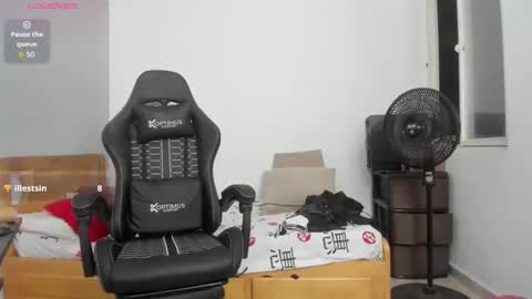 Britney  online show from October 24, 2025, 4:42 am