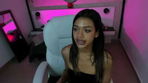 britney_collins_ online show from June 21, 2026, 1:24 pm
