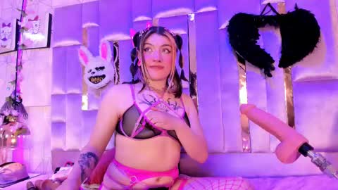     online show from January 31, 2025, 2:28 pm