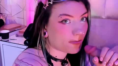     online show from May 15, 2026, 1:40 pm
