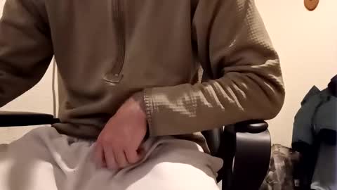 broski2002633810 online show from October 28, 2025, 6:17 am