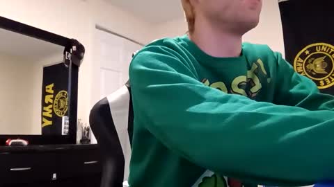 broski2002633810 online show from November 4, 2025, 6:12 am