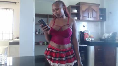 Snapshot of brownebonyagain chatting on February 3, 2026, 10:42 am bella online show from February 3, 2026, 10:42 am