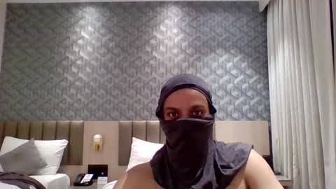 Snapshot of brownmanin40s chatting on June 2, 2026, 6:54 pm brownmanin40s online show from June 2, 2026, 6:54 pm