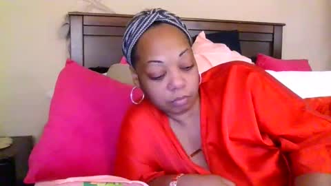brownroundrenee online show from June 4, 2026, 12:11 pm