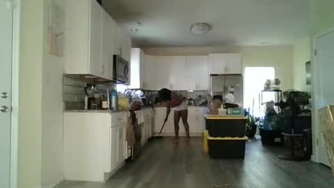 Brownsuagrcutie online show from May 15, 2026, 8:49 pm