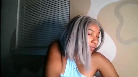 Brownsuagrcutie online show from May 25, 2026, 3:56 am