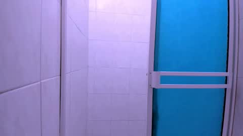 brownvelvet_ online show from December 5, 2025, 1:42 pm