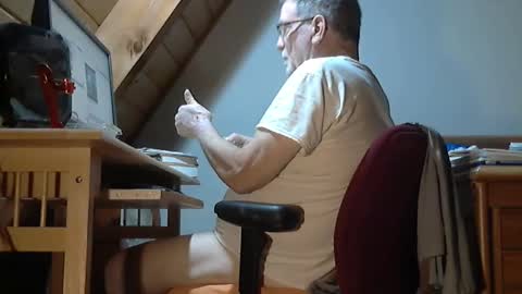 Snapshot of brubar chatting on May 2, 2026, 2:49 am brubar online show from May 2, 2026, 2:49 am