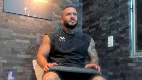 brucedallas online show from April 19, 2026, 3:39 am