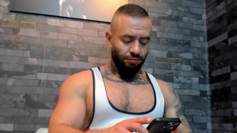 brucedallas online show from June 3, 2026, 12:57 am