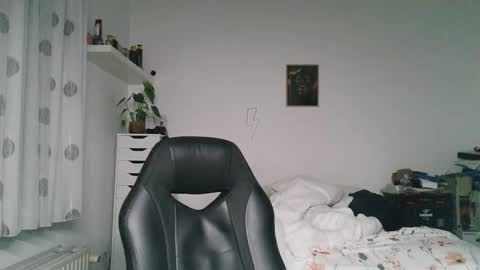 Bruce online show from October 19, 2025, 7:03 pm